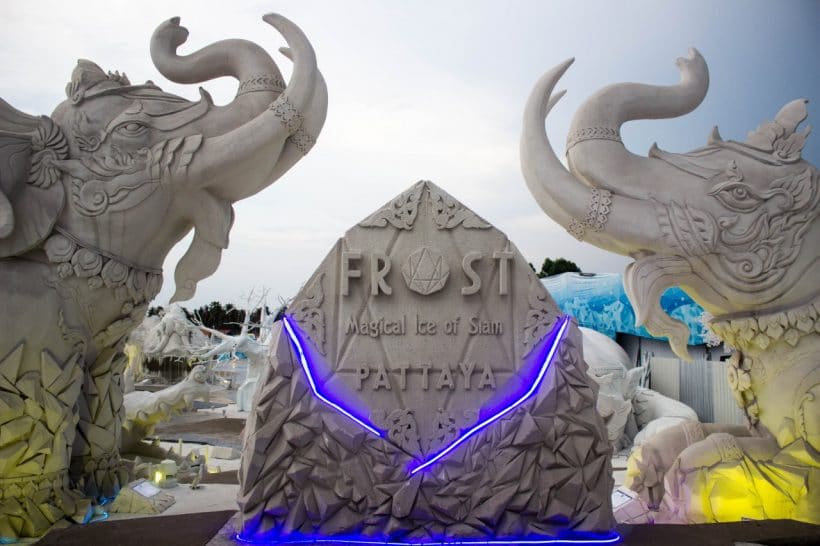 FROST-Magical-Ice-Of-Siam-snezhnyj-gorodok-v-Pattaje-3