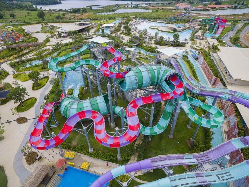 vodnye-gorki-v-akvaparke-ramayana-water-park